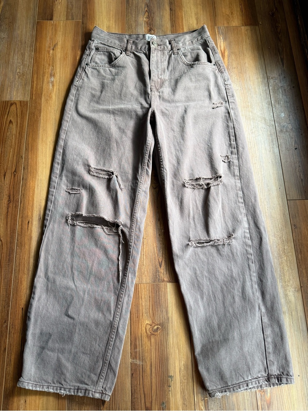 BDG Boyfriend Jeans in Faded Taupe